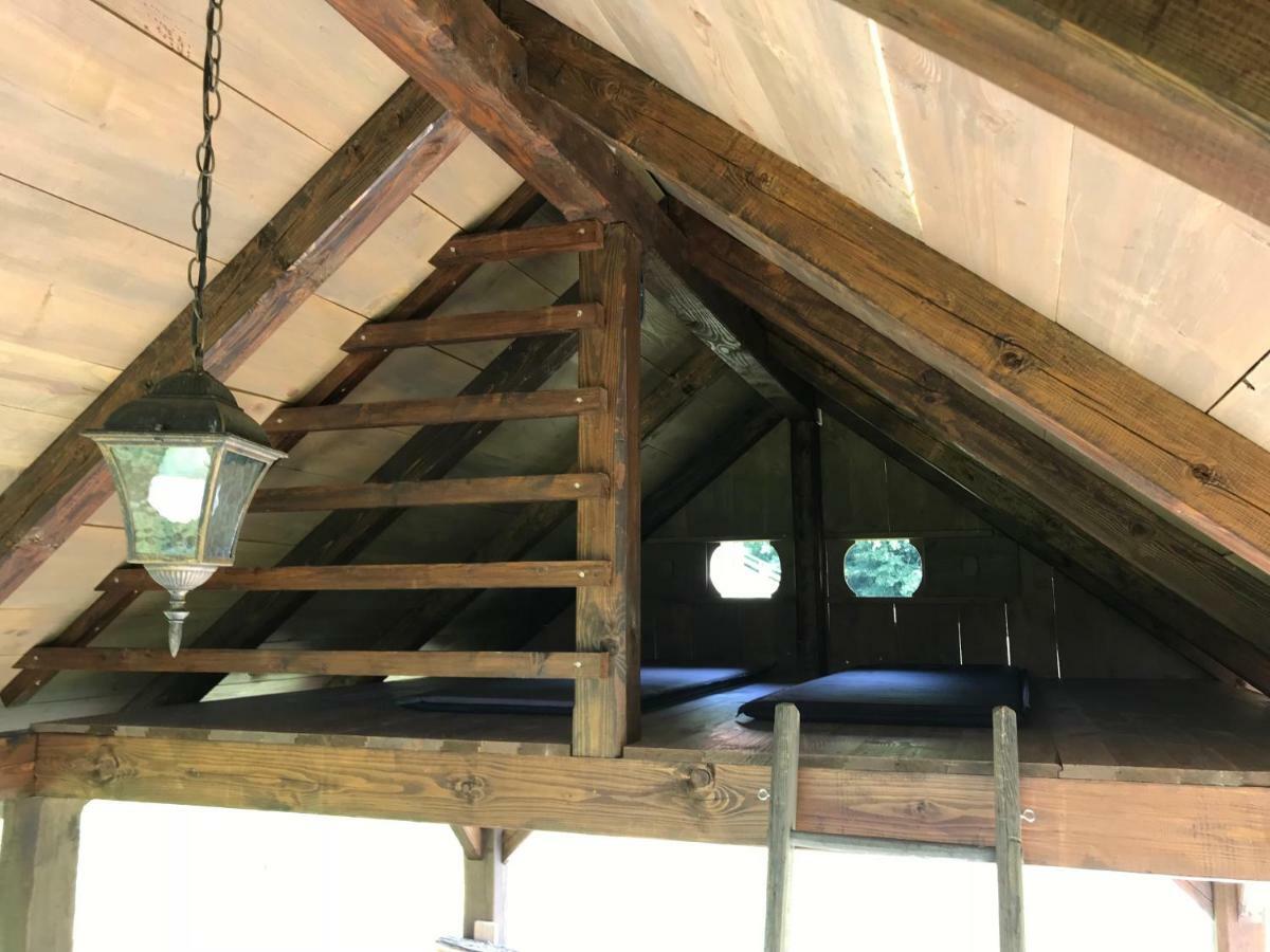 Wooden Hut At Tourist Farm Artisek Βίλα Store Εξωτερικό φωτογραφία
